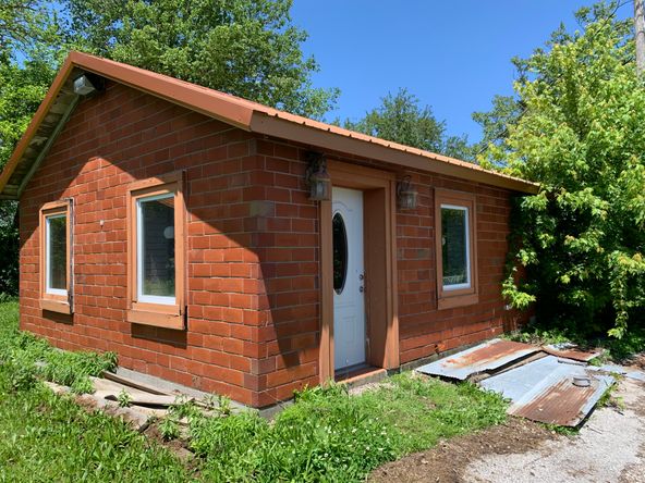 125 W Columbia St, Litchfield, IL 62056